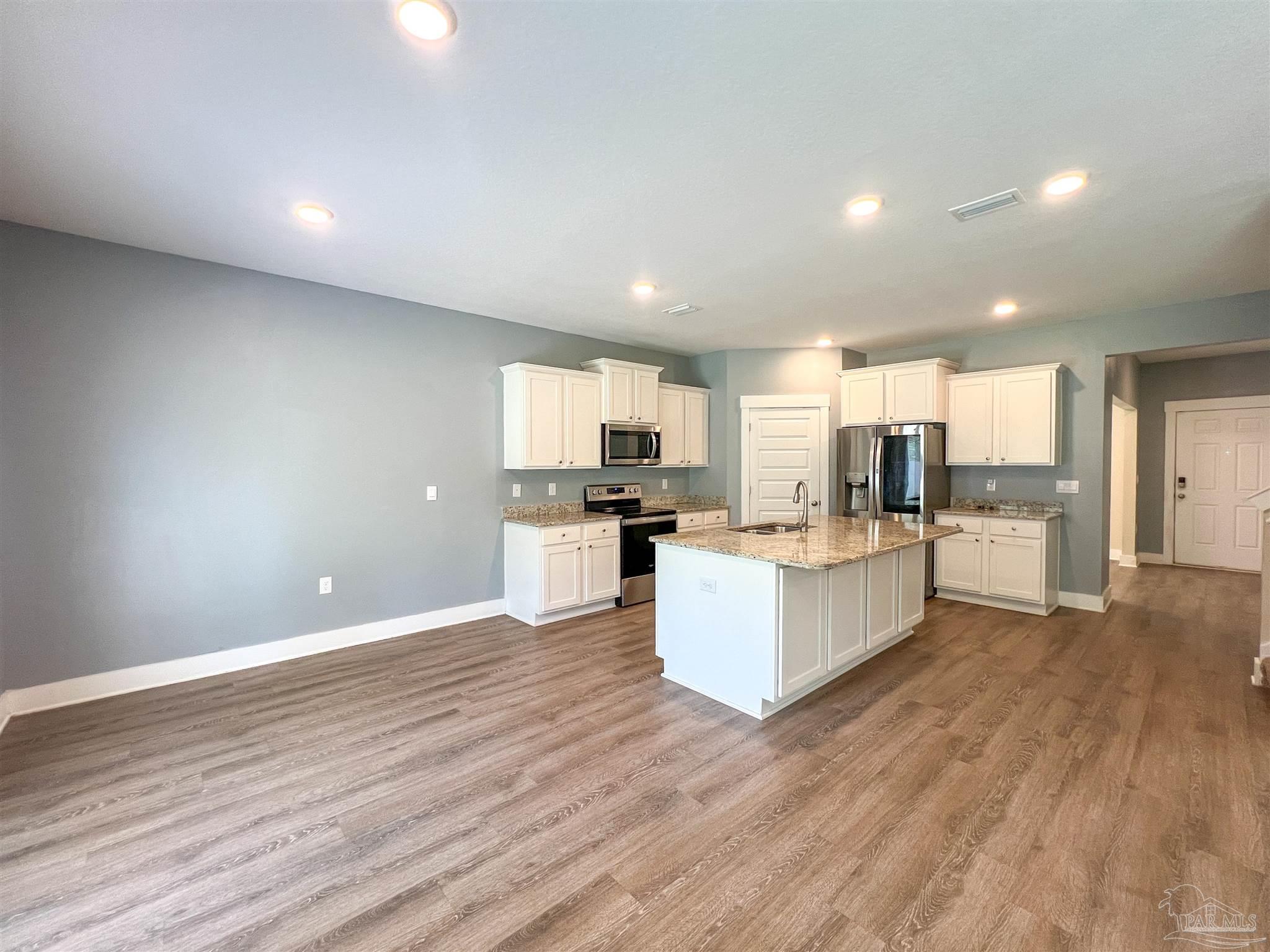 5709 Danbury Blvd
