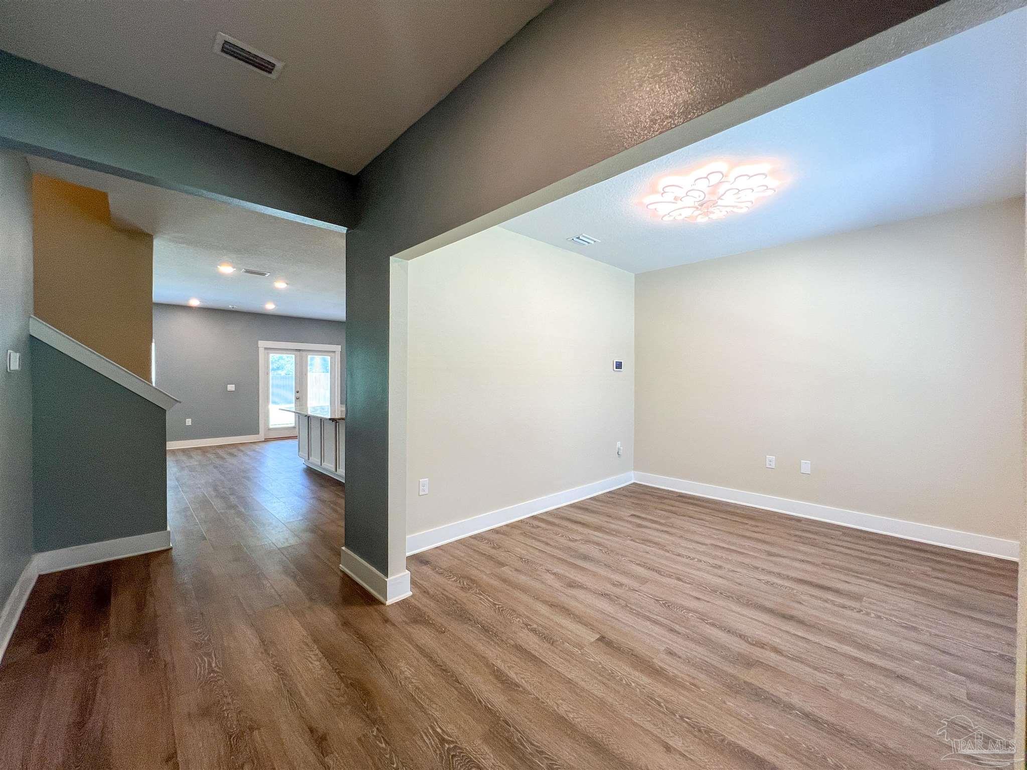 5709 Danbury Blvd