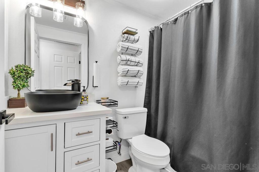 640 Camino De La Reina 1107