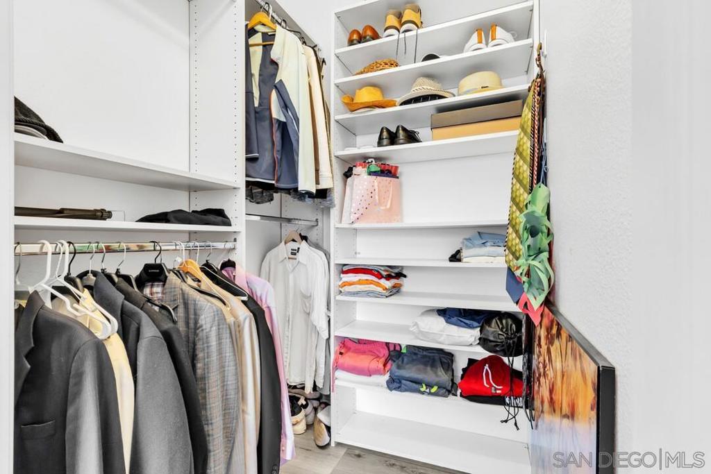 640 Camino De La Reina 1107