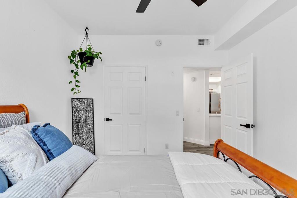 640 Camino De La Reina 1107