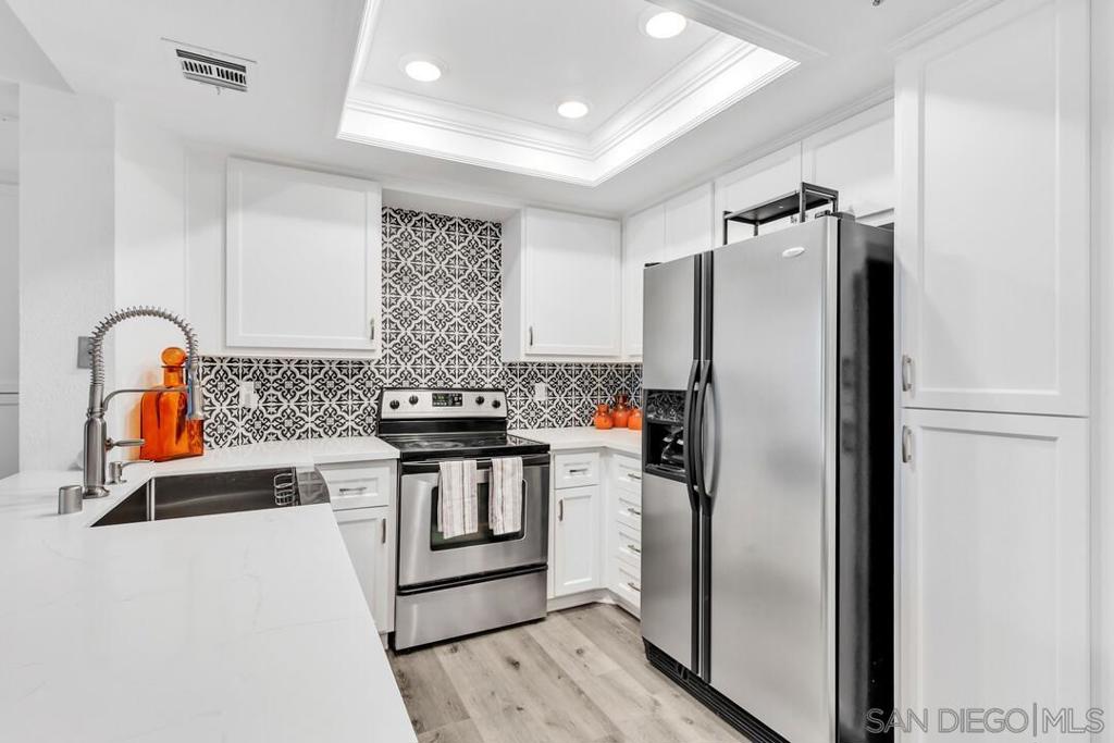 640 Camino De La Reina 1107