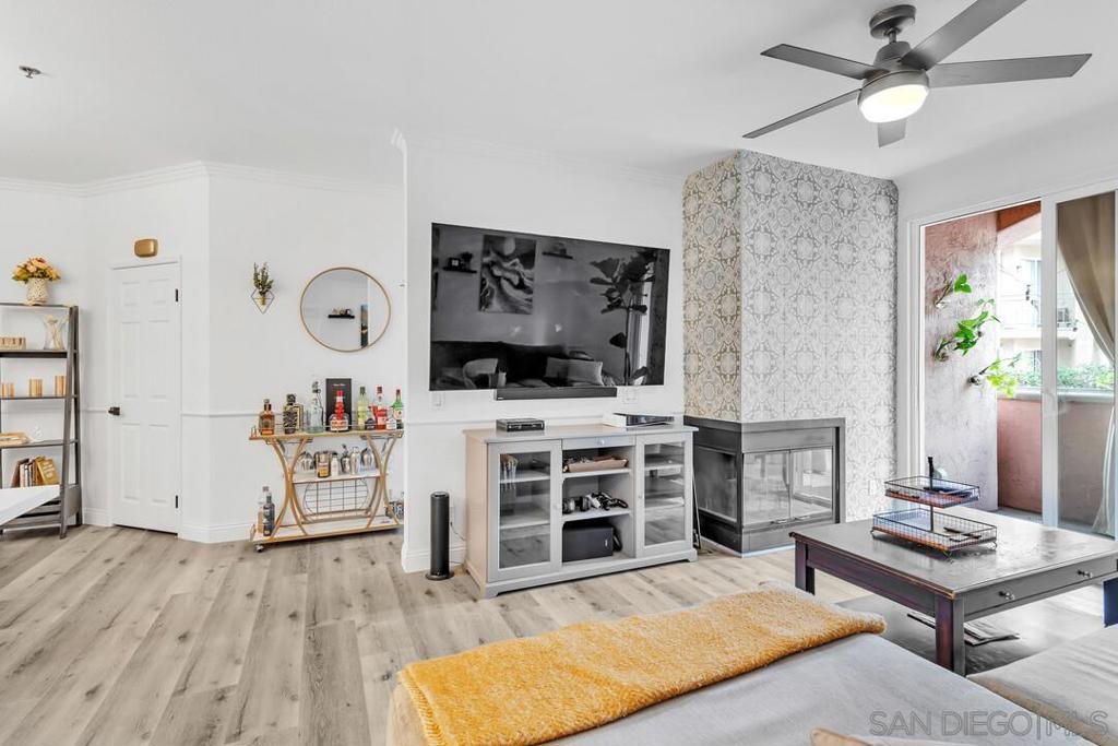 640 Camino De La Reina 1107