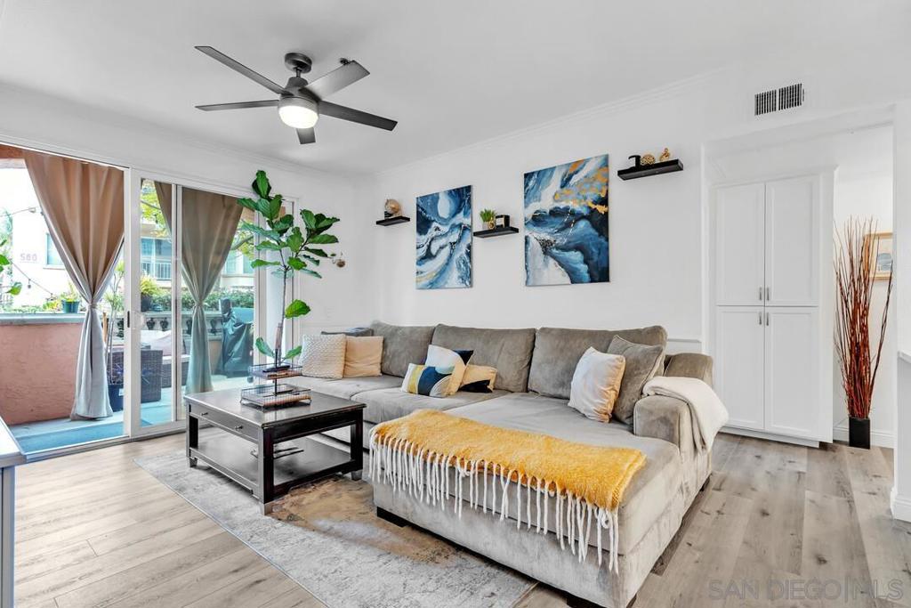 640 Camino De La Reina 1107