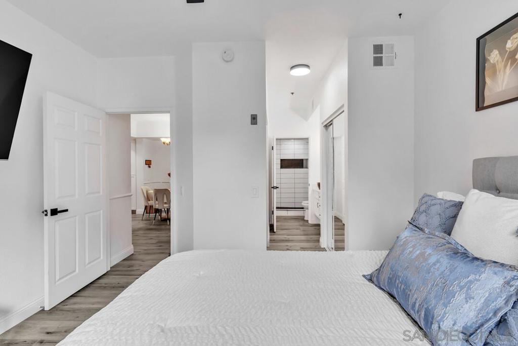 640 Camino De La Reina 1107