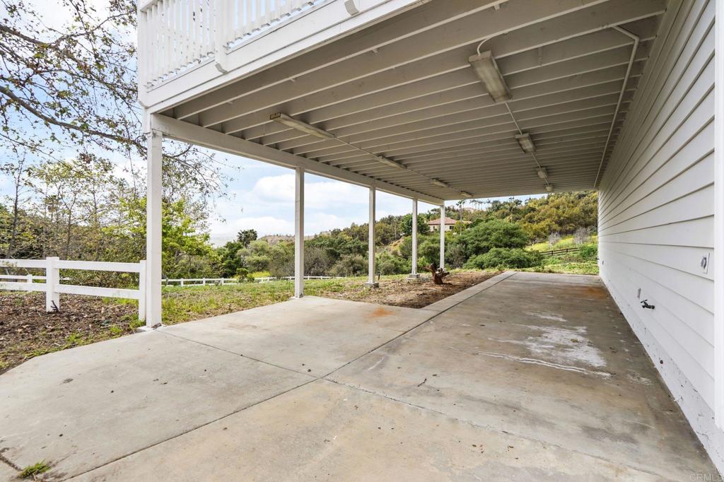 2205 Dos Lomas