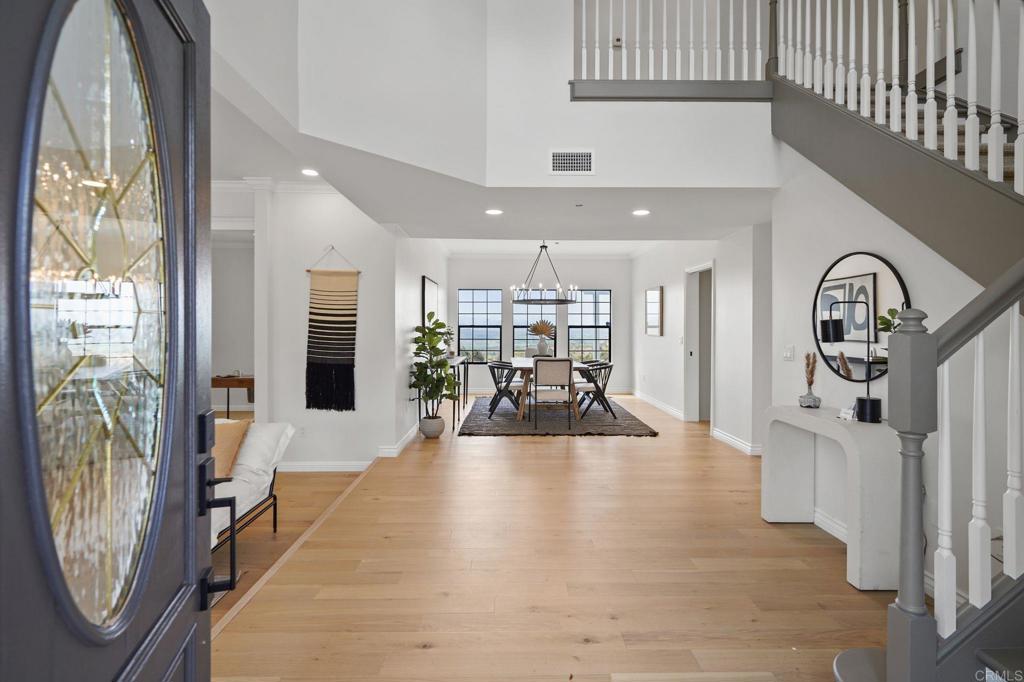 2205 Dos Lomas