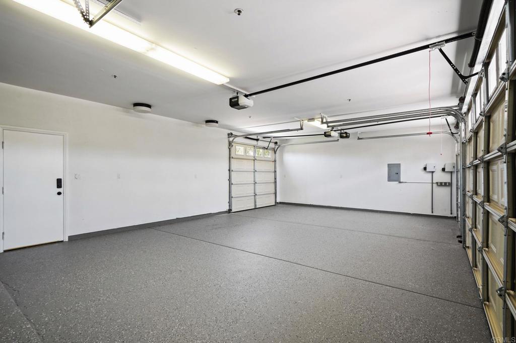 2205 Dos Lomas