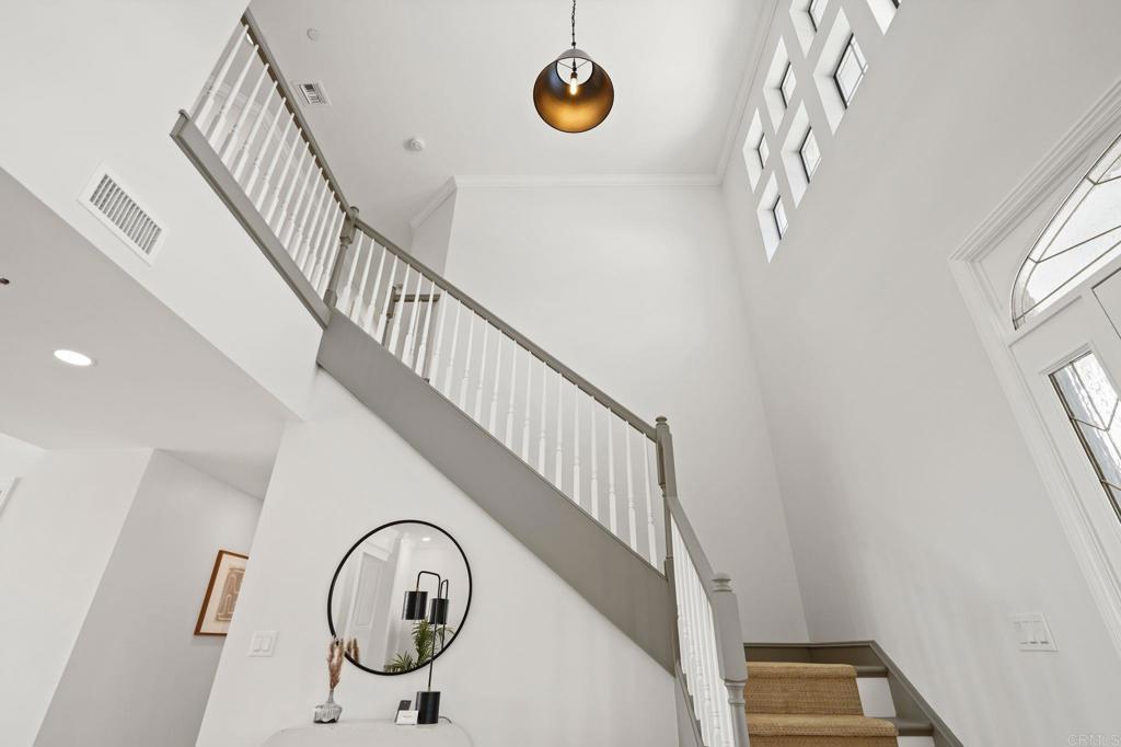 2205 Dos Lomas