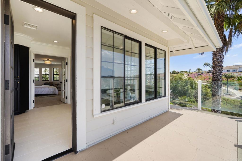 2205 Dos Lomas