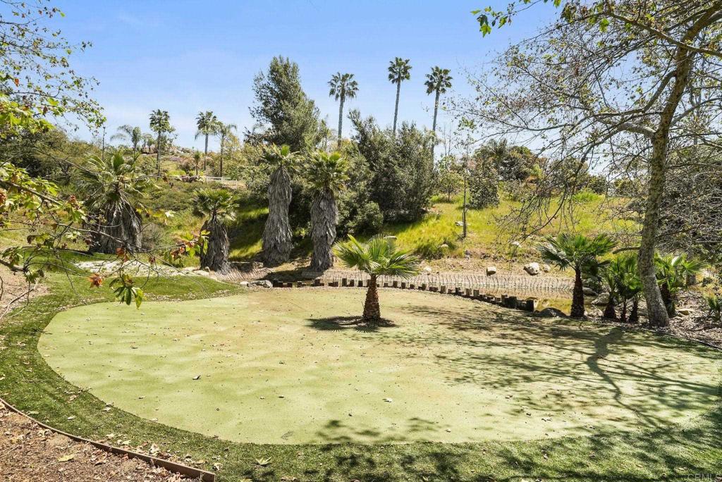 2205 Dos Lomas