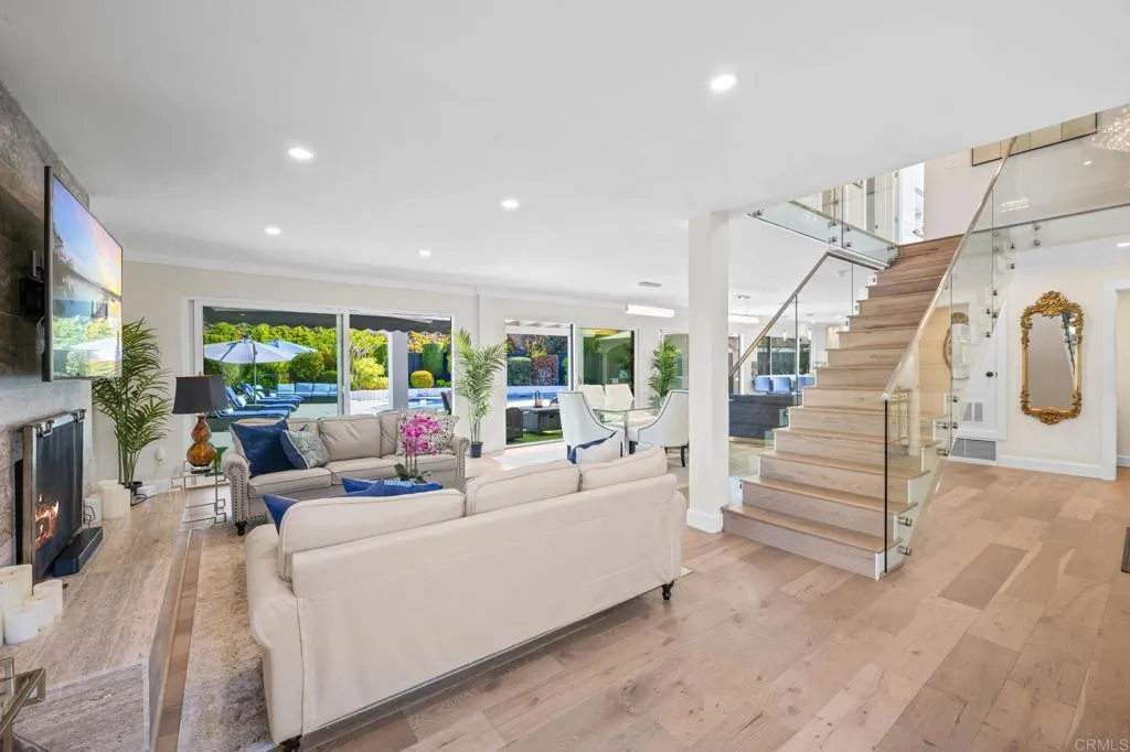 3865 Cadden Way