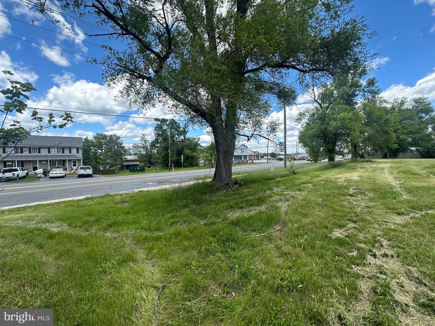 7632 Main St
