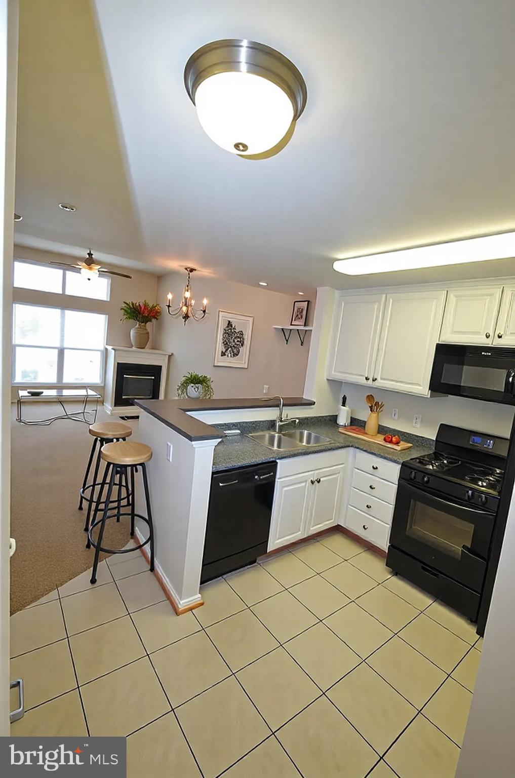 3810 Lightfoot St #404