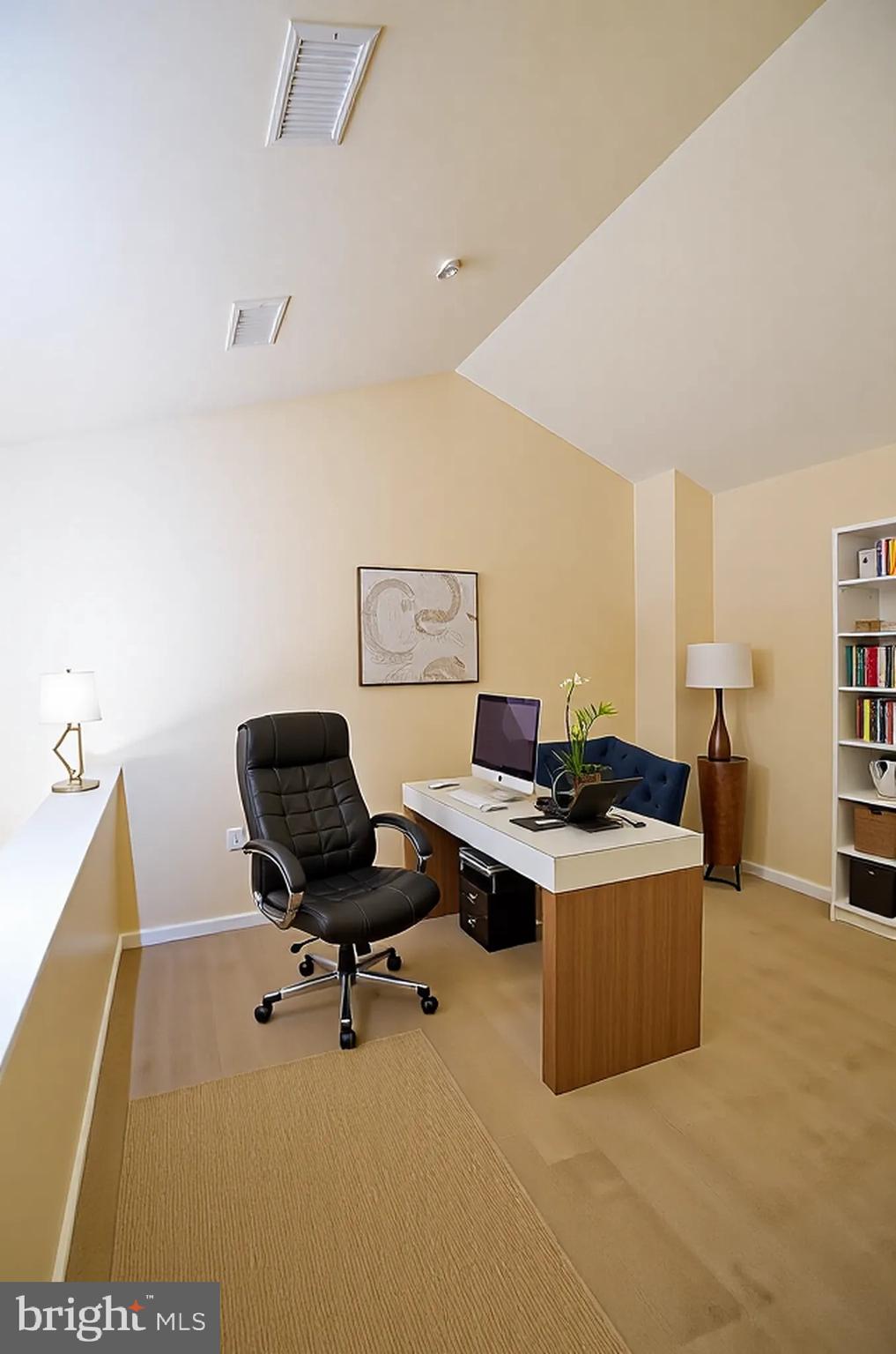 3810 Lightfoot St #404