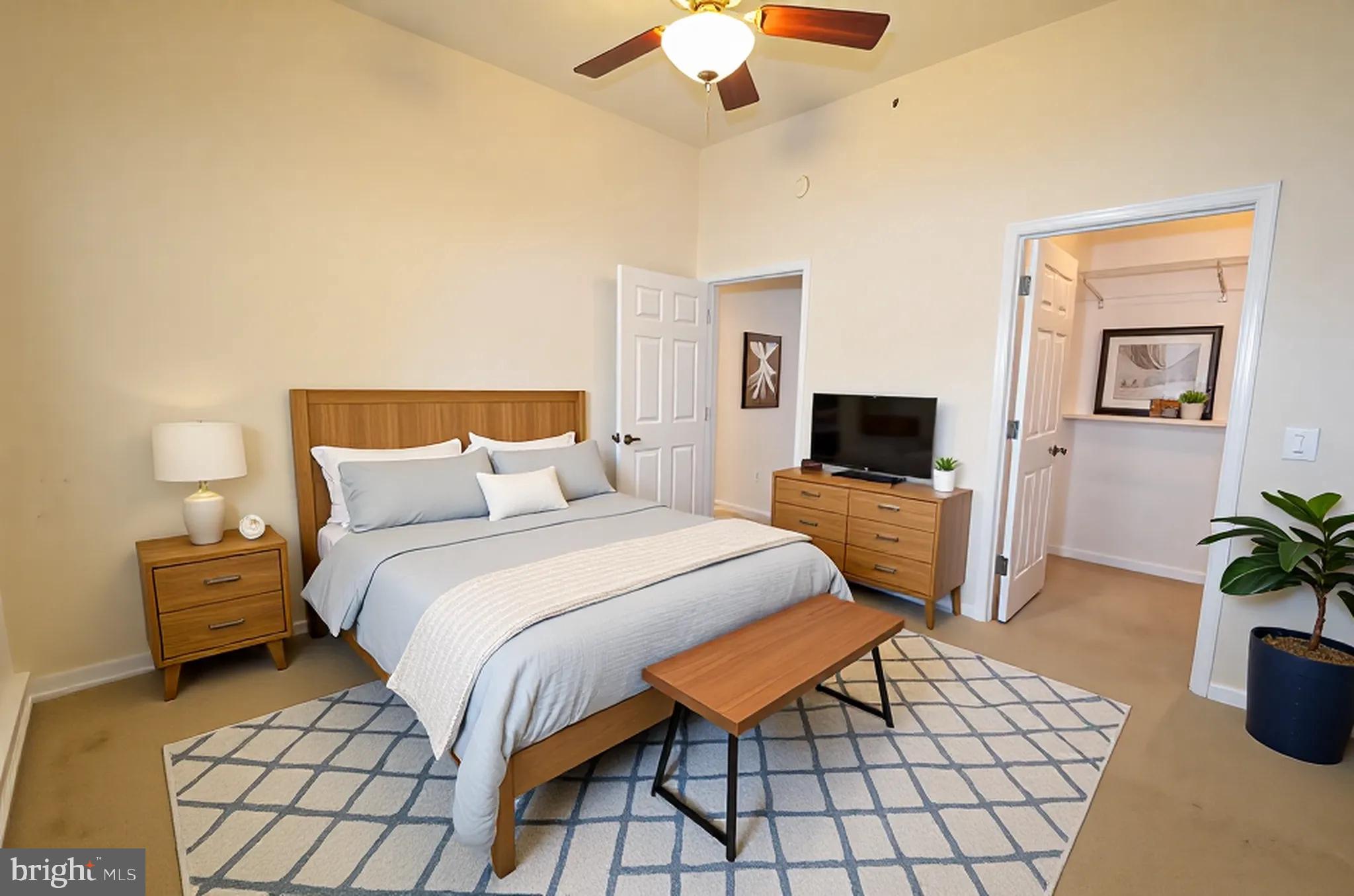 3810 Lightfoot St #404