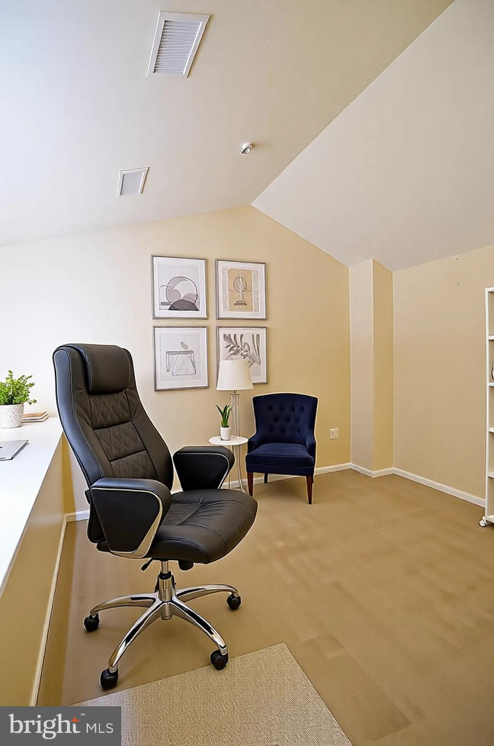 3810 Lightfoot St #404