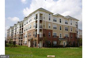 3810 Lightfoot St #404