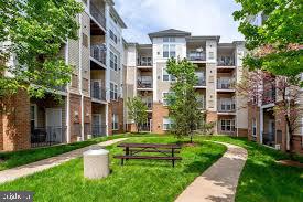 3810 Lightfoot St #404