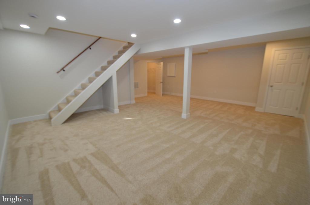 8375 MAGIC LEAF ROAD