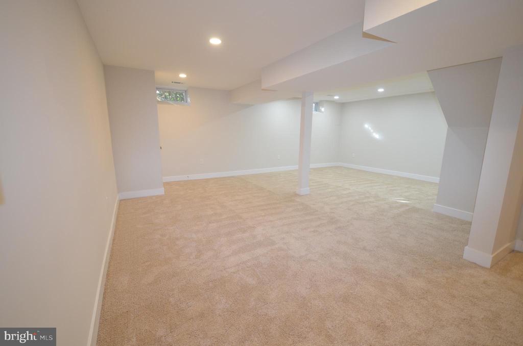8375 MAGIC LEAF ROAD