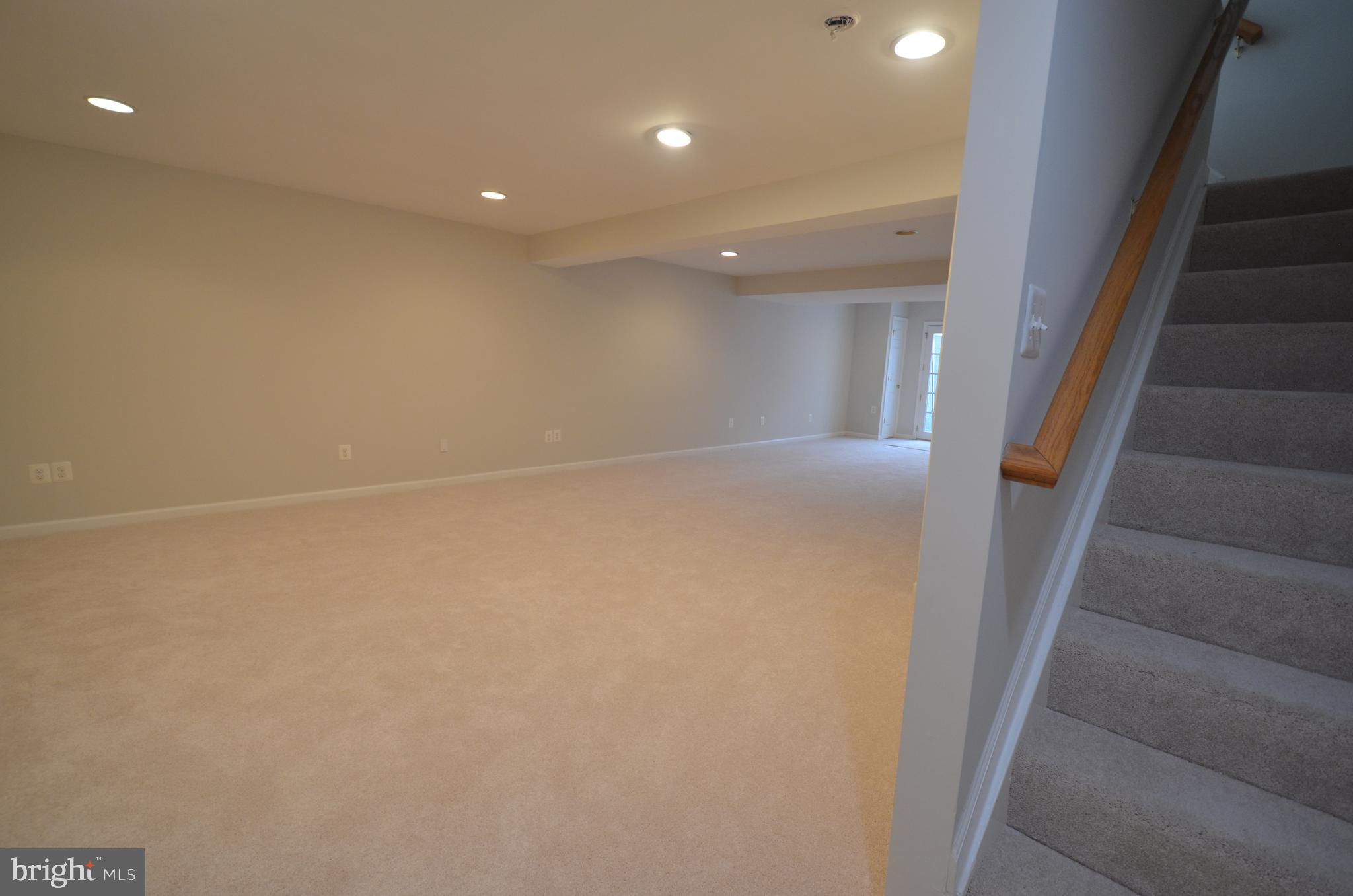 5976 Tapestry Dr
