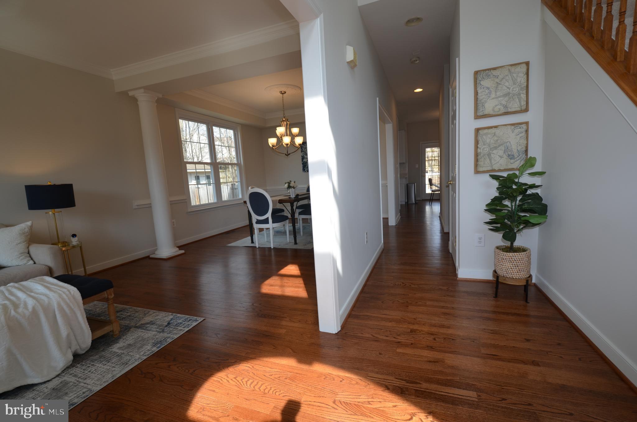 5976 Tapestry Dr