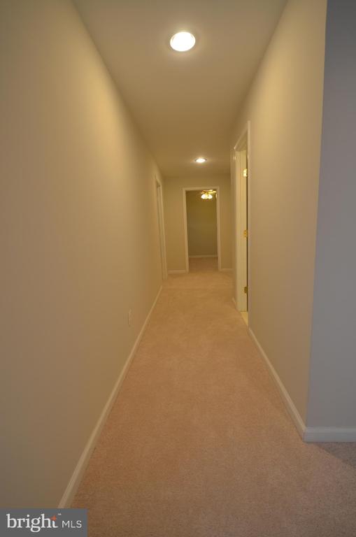 5976 Tapestry Dr