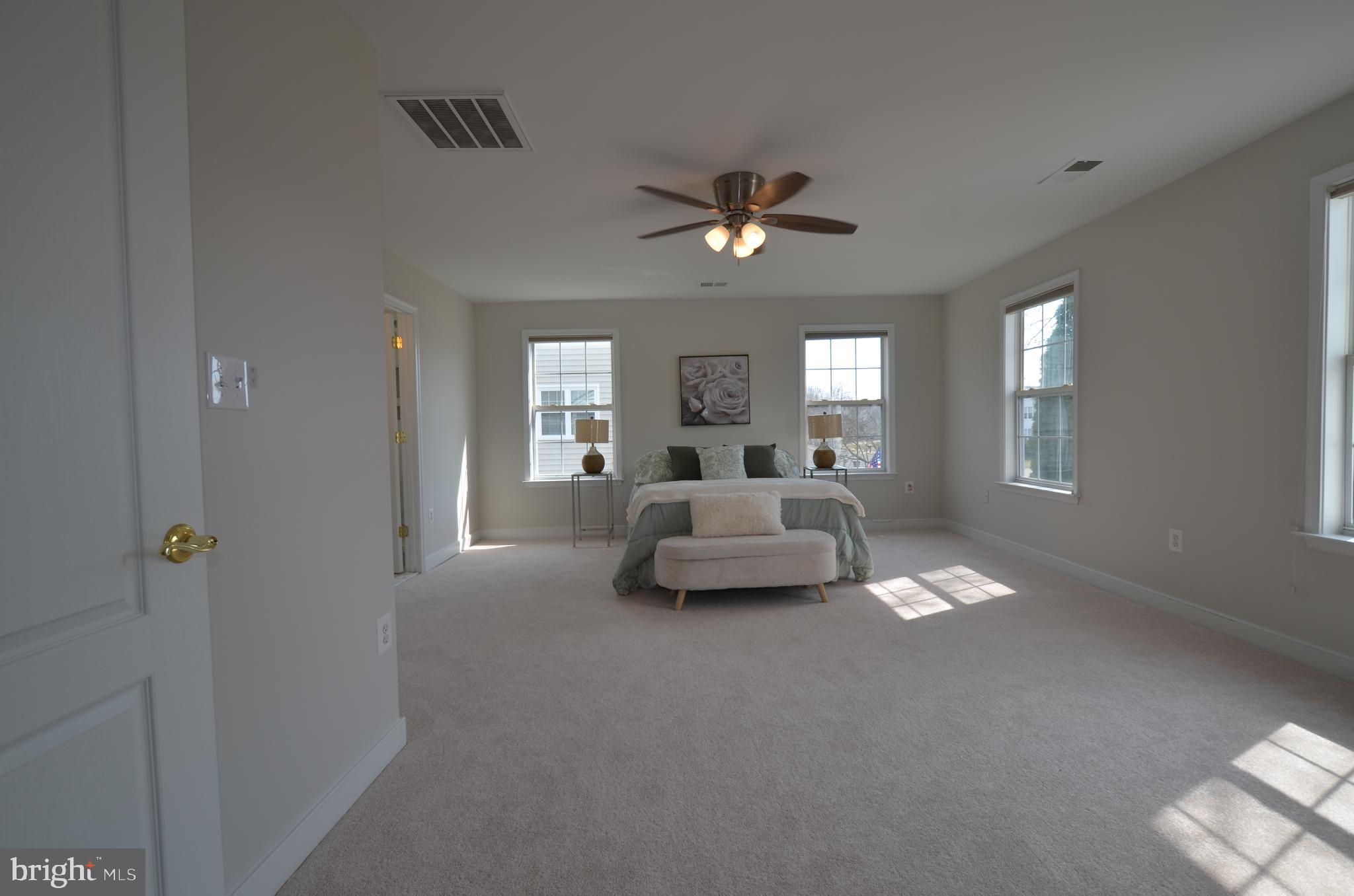 5976 Tapestry Dr