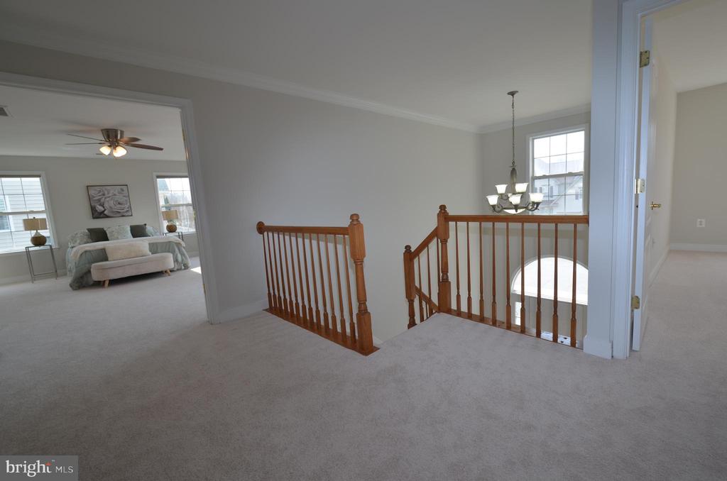 5976 Tapestry Dr