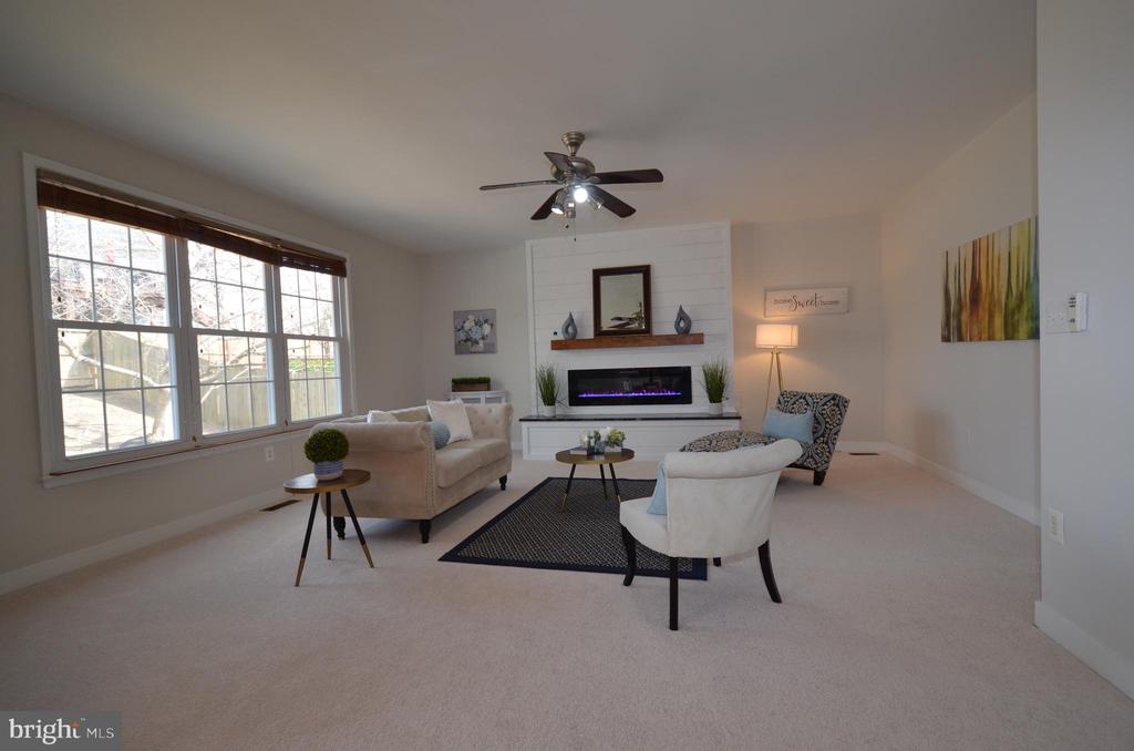 5976 Tapestry Dr
