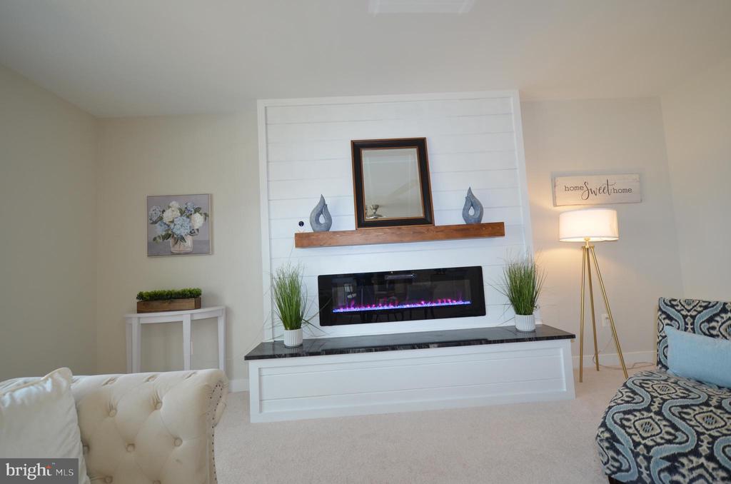 5976 Tapestry Dr
