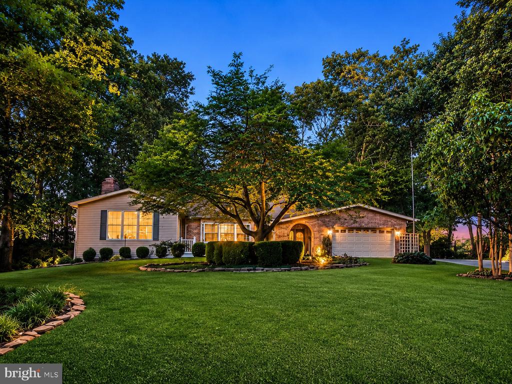 3203 RIVERVIEW DRIVE