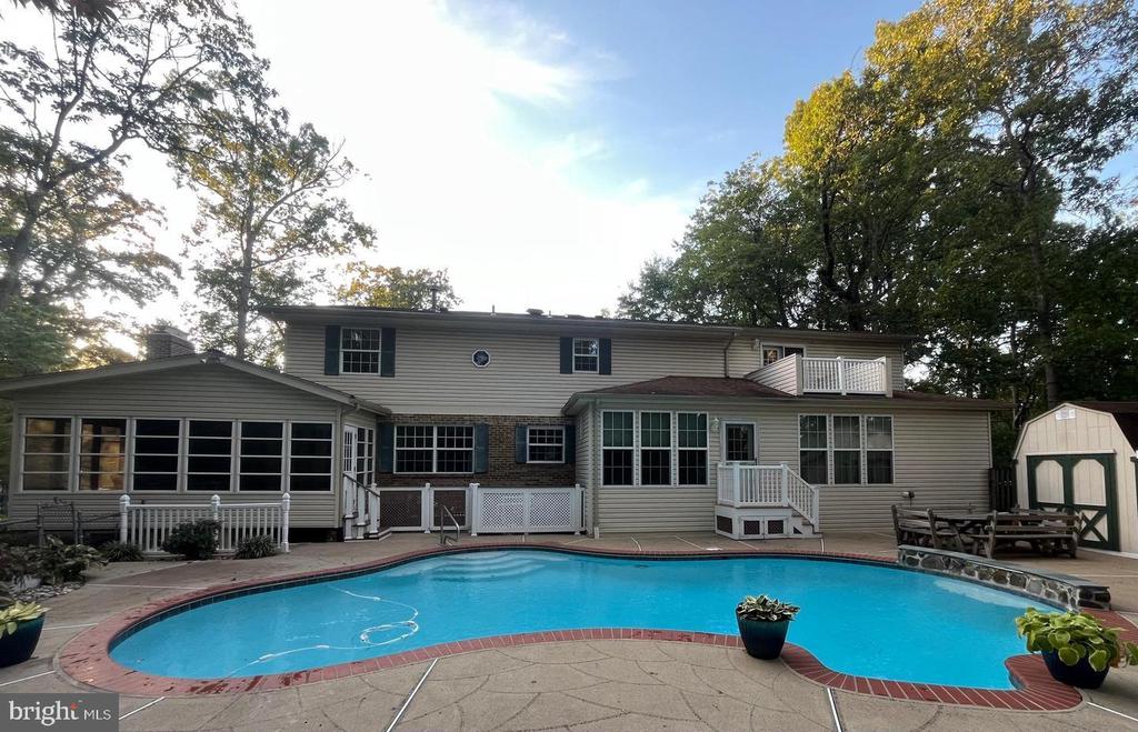 3203 RIVERVIEW DRIVE
