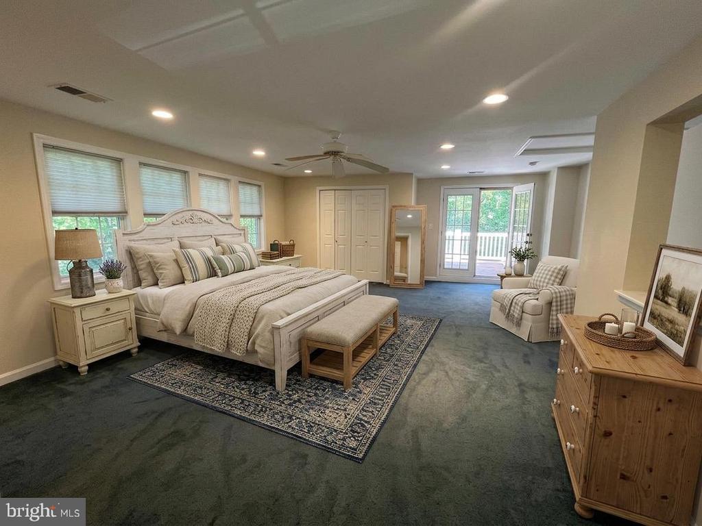 3203 RIVERVIEW DRIVE