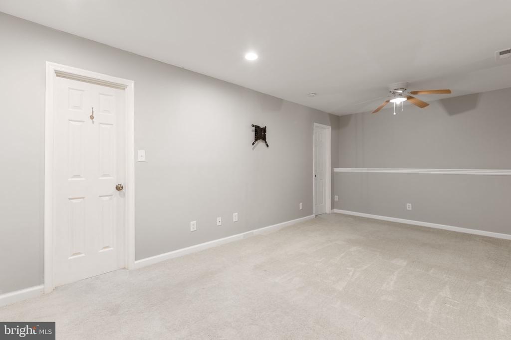10403 DANIELS COURT