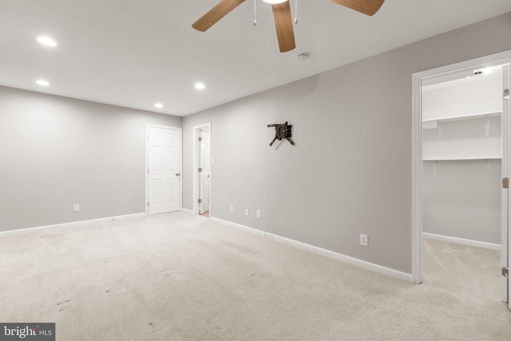 10403 DANIELS COURT