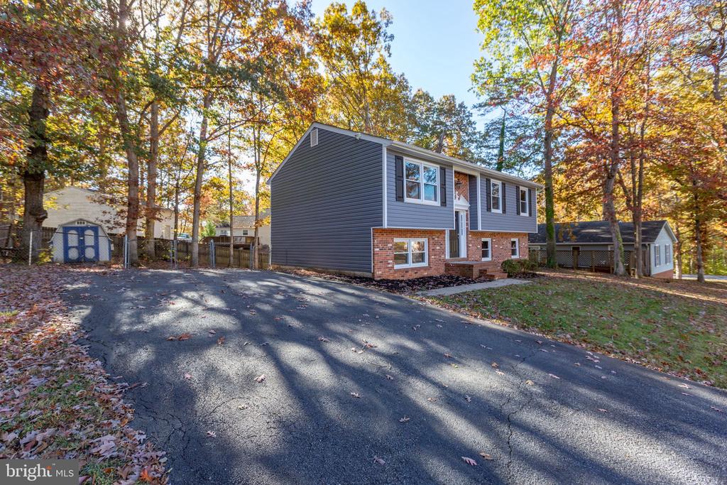 10403 DANIELS COURT