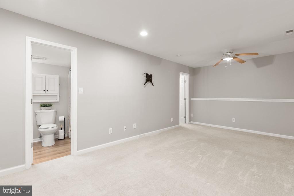 10403 DANIELS COURT