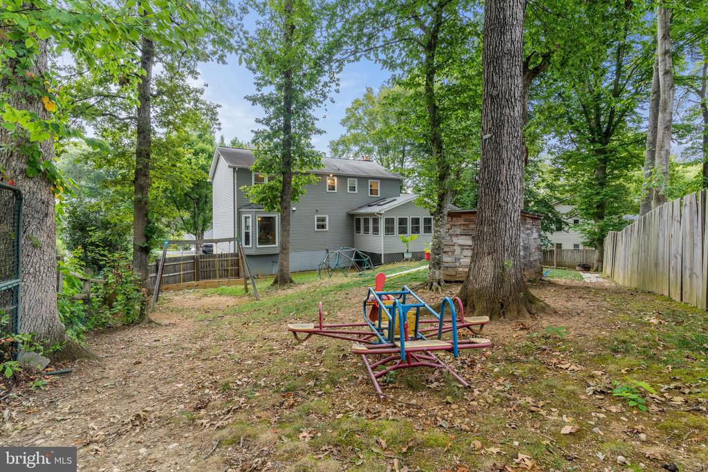 1207 RICHMOND DRIVE