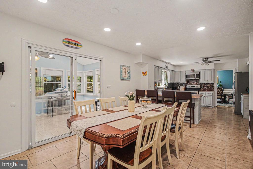 1207 RICHMOND DRIVE