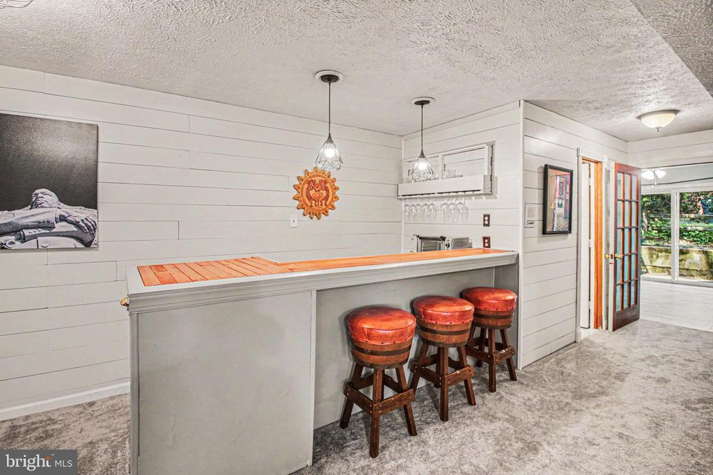 1207 RICHMOND DRIVE