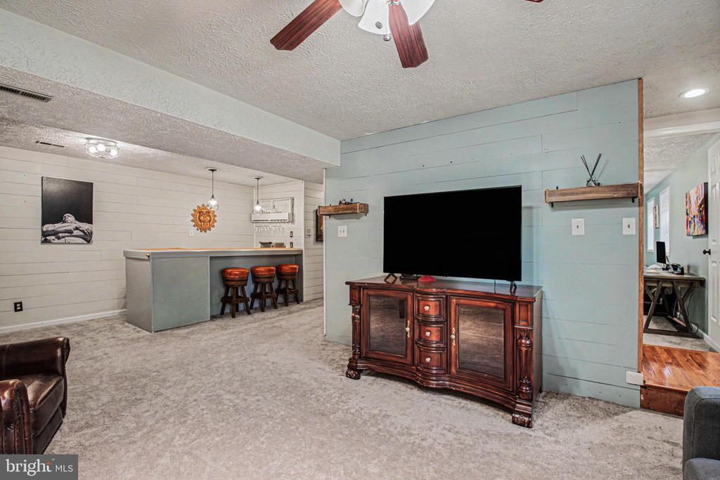 1207 RICHMOND DRIVE