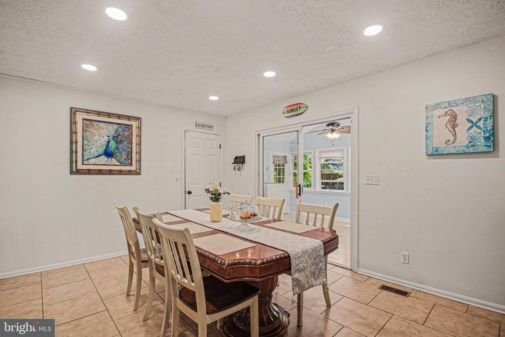 1207 RICHMOND DRIVE