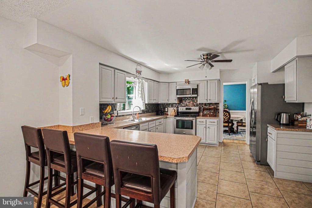 1207 RICHMOND DRIVE
