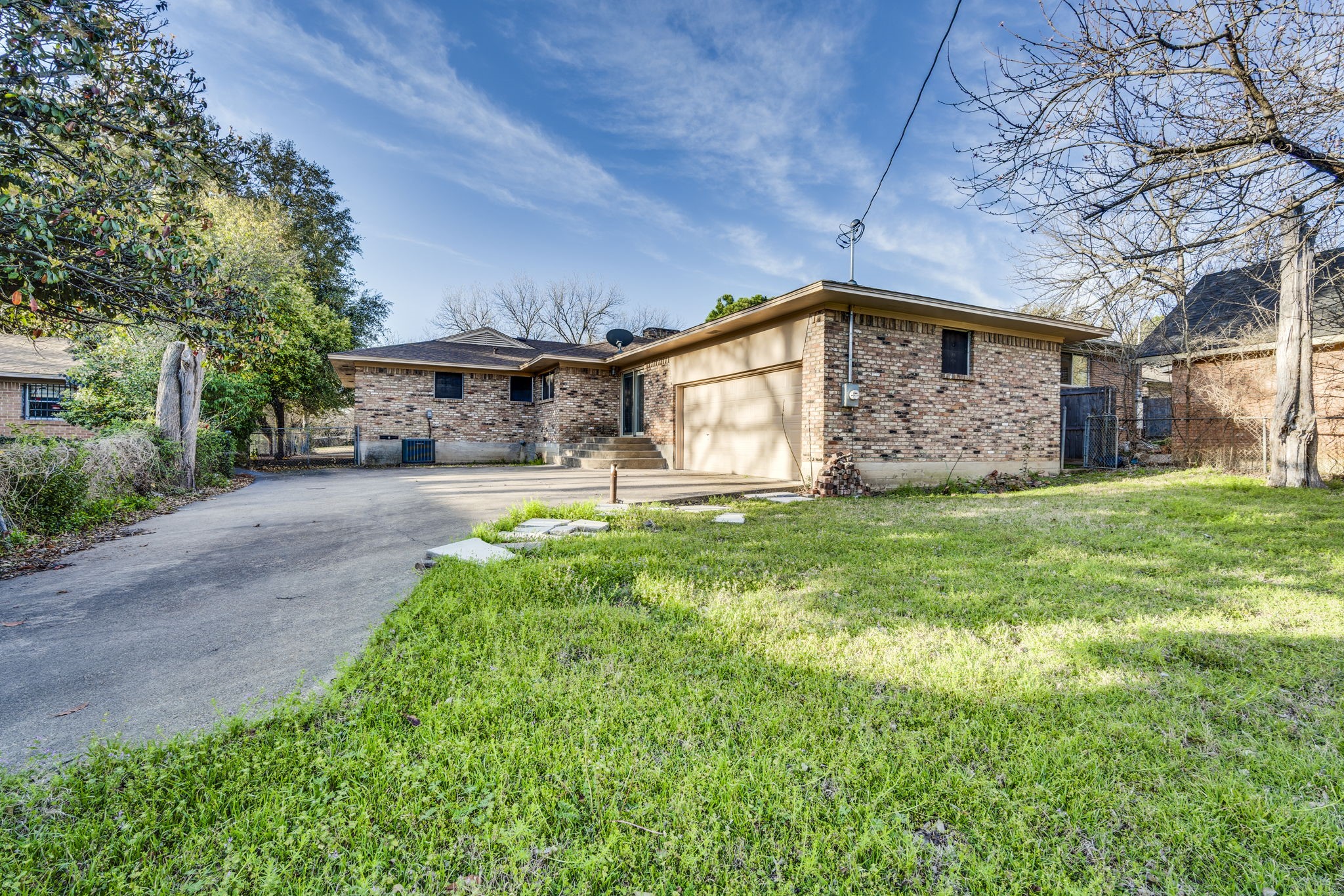 3511 Burlingdell Avenue
