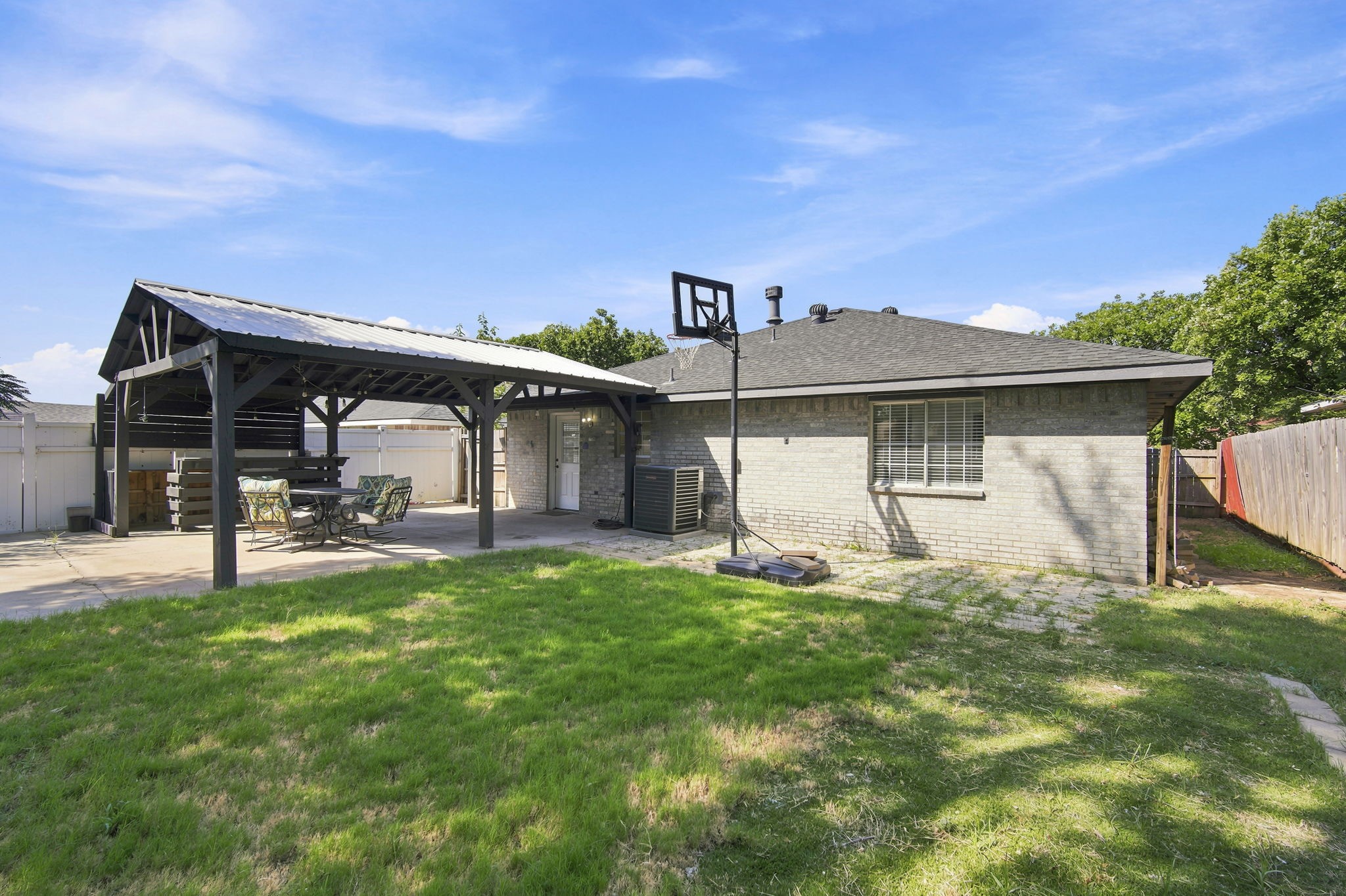 2534 Las Villas Avenue