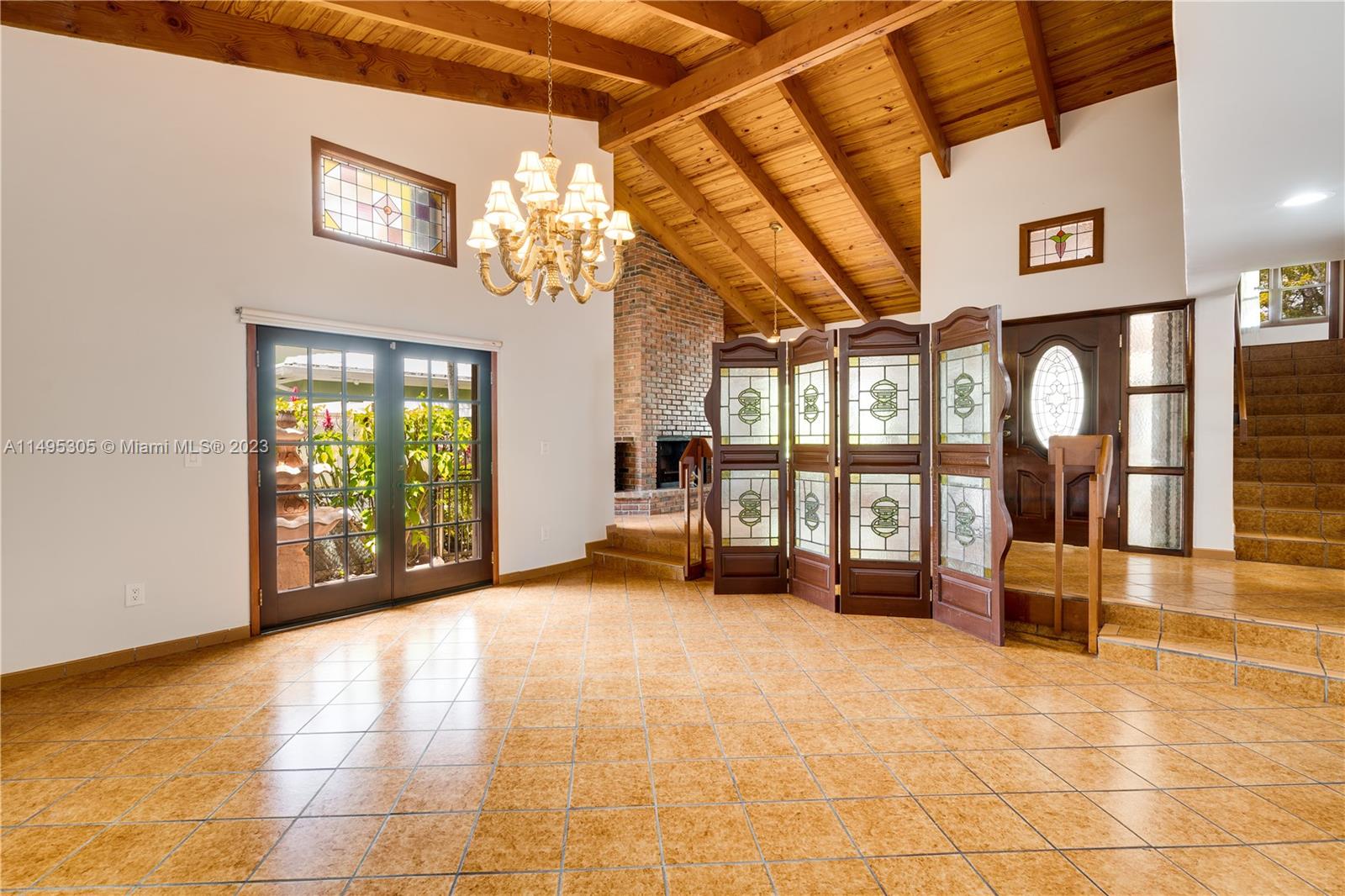 1028 Malaga Ave