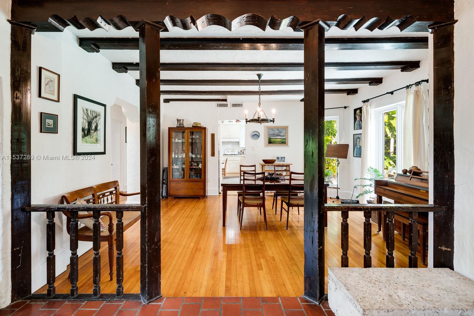 2418 Country Club Prado