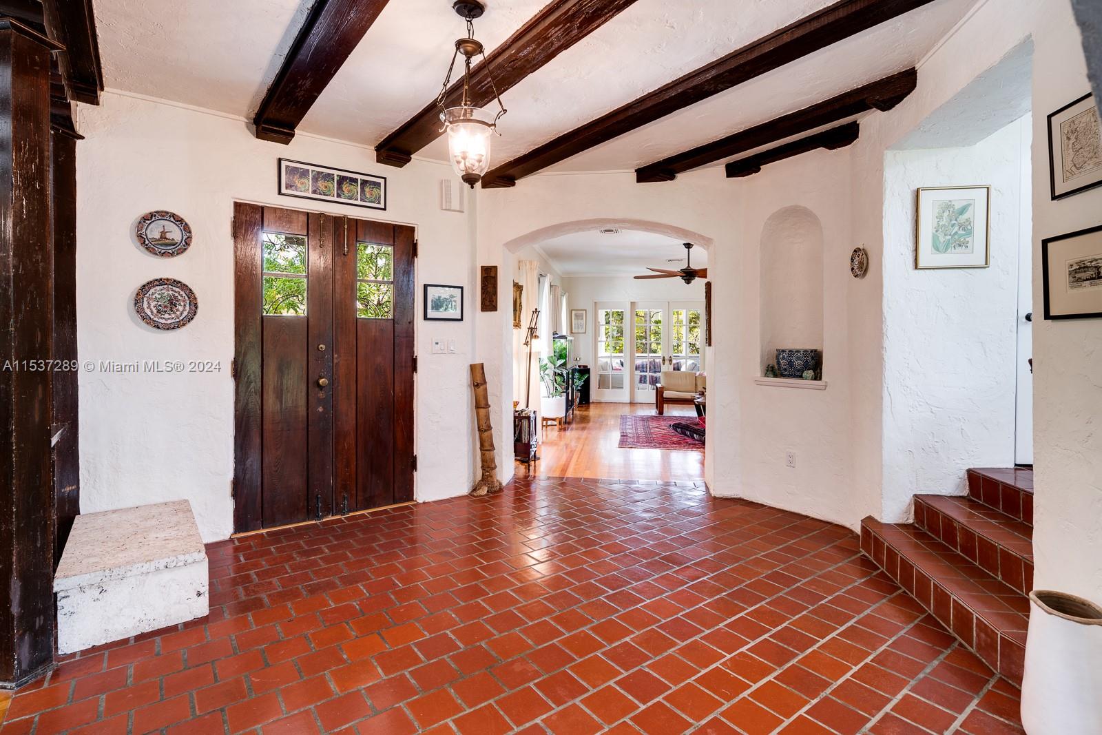 2418 Country Club Prado